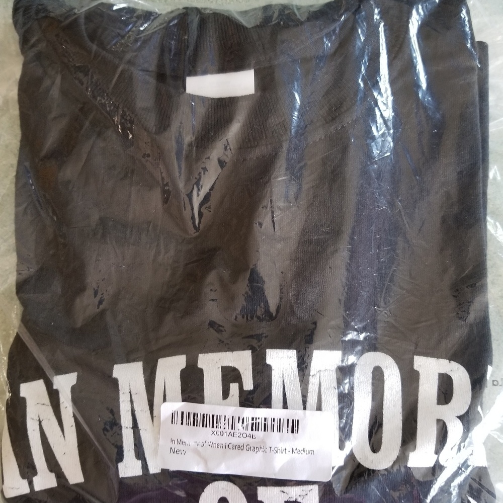 Graphic tee shirt